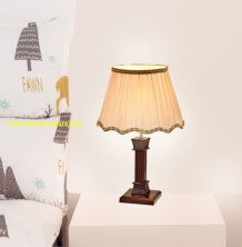 Đèn ngủ để bàn EU B025N