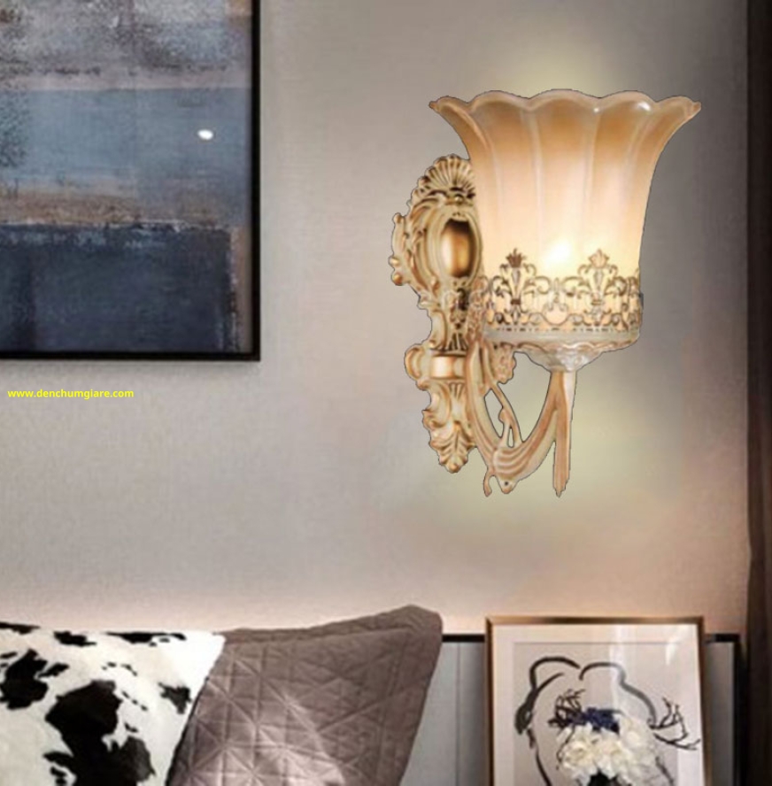 Đèn treo tường cổ điển NV 8217/1