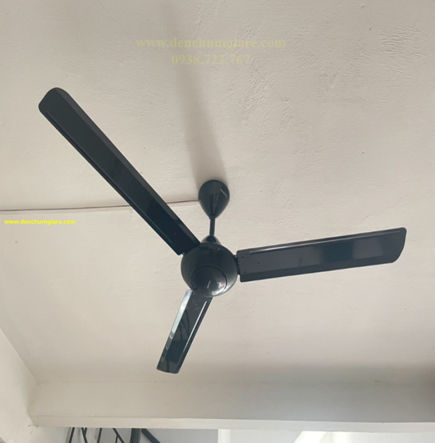 Quạt trần Panasonic 3 cánh F-60MZ2-K màu đen thiết kế cánh quạt dạng 3D tạo luồn gió mát mẻ