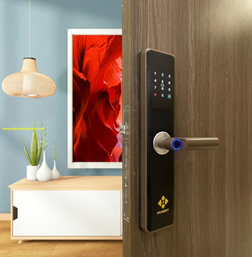 Khoá vân tay cửa gỗ HUBERT HB CG59 Rough Black/Amber Gold tiêu chuẩn Đức với 5 tính năng nổi bật