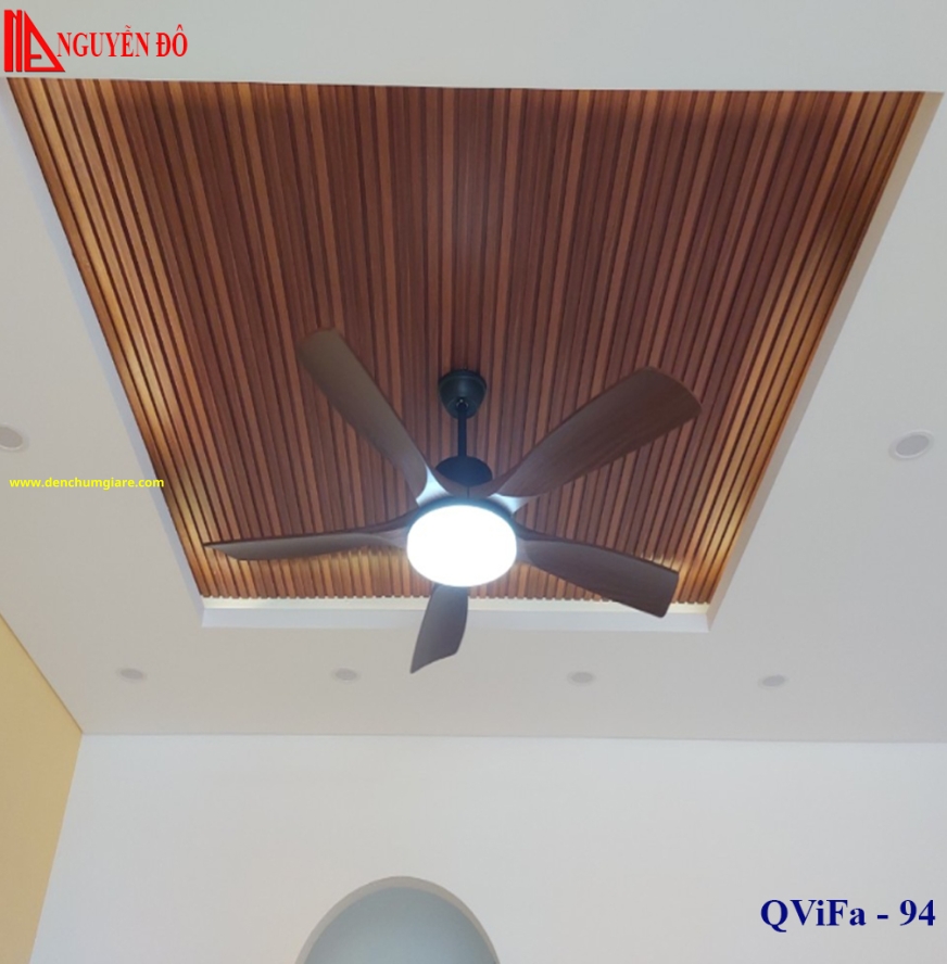 Quạt trần cánh nhựa có đèn QViFa – 94 công suất 40W, động cơ DC tiết kiệm điện, đèn led 3 chế độ ánh sáng, điều khiển từ xa bằng Remote