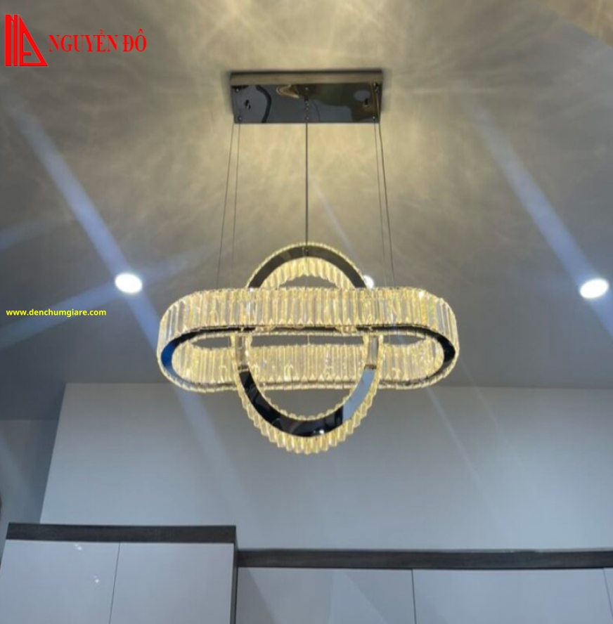Đèn thả hiện đại, đèn thả pha lê TH-820-22, 3 chế độ ánh sáng, tạo hình kết hợp giữa hình Oval và hình tròn.